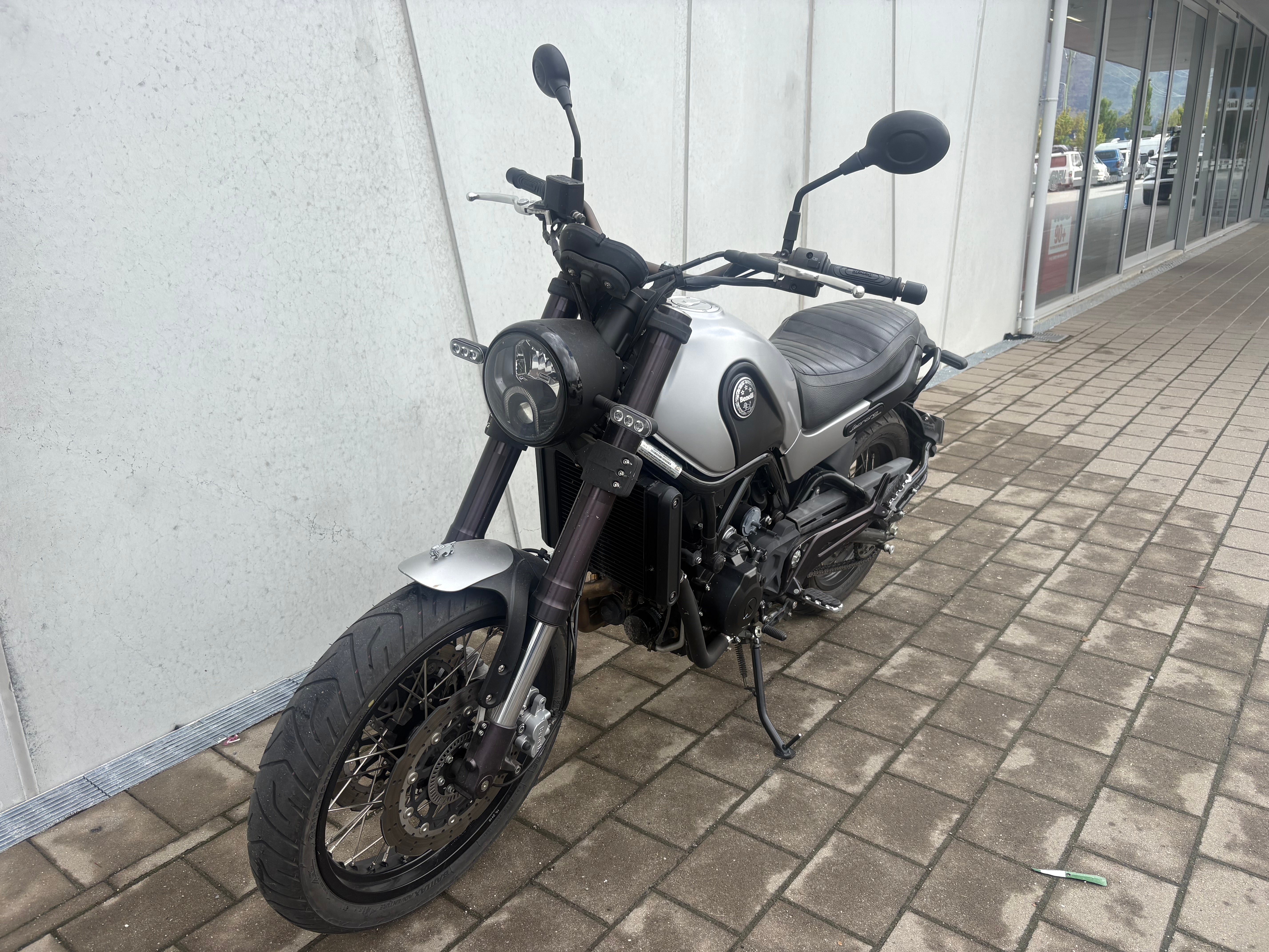 Leoncino 500