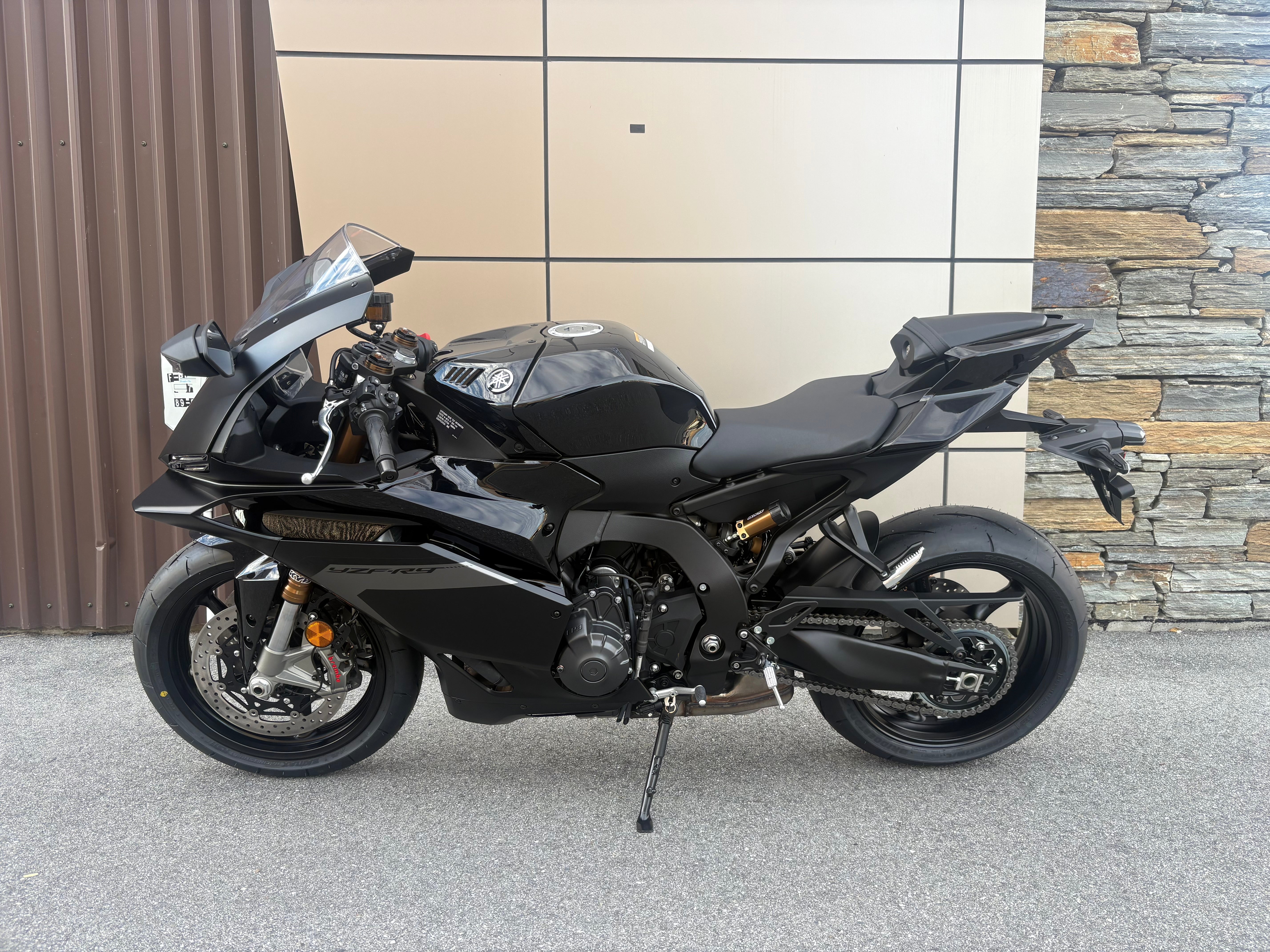 YZF-R9