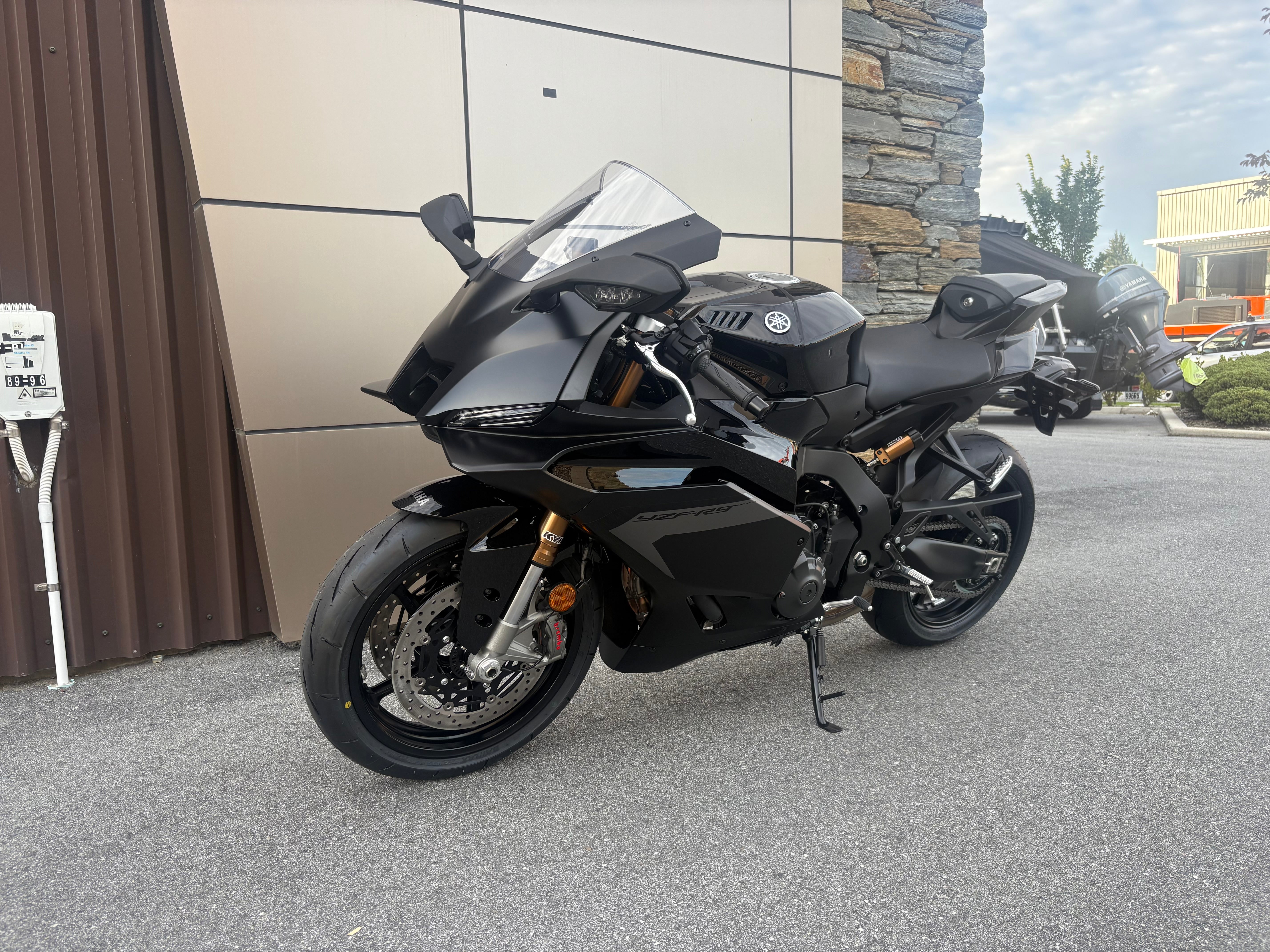 YZF-R9