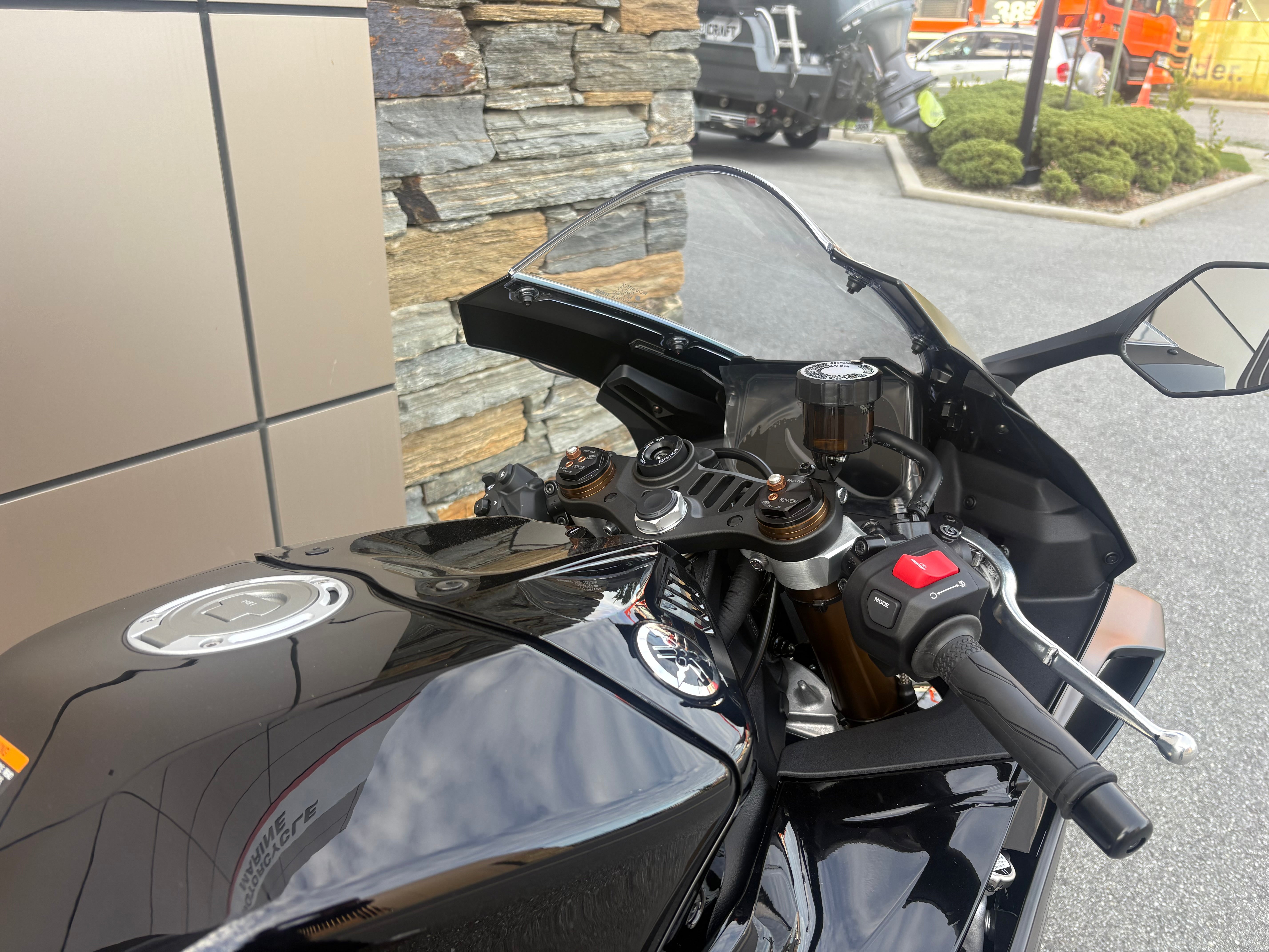 YZF-R9