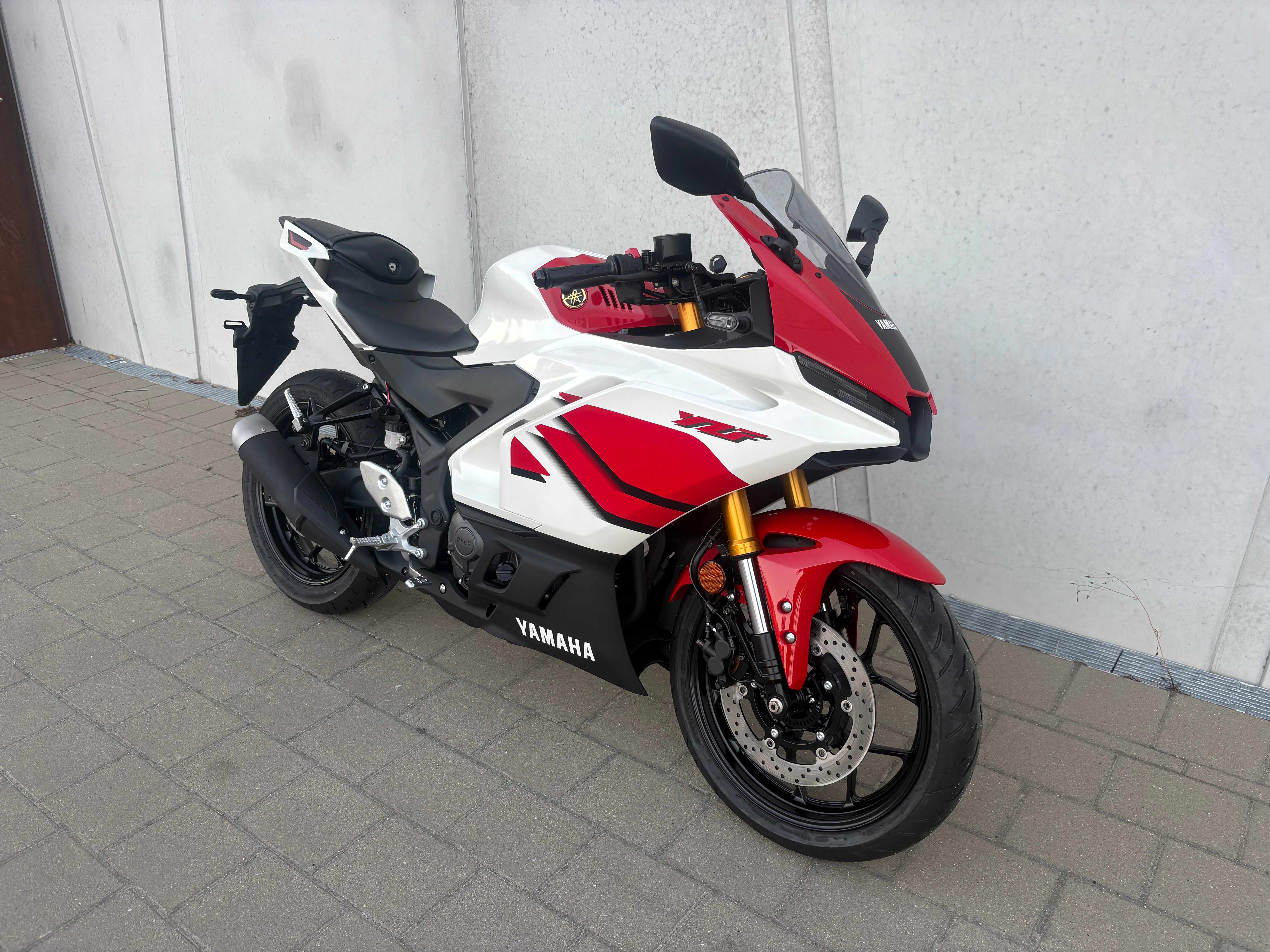 Yamaha R3-SP 70th Anniversary Edition